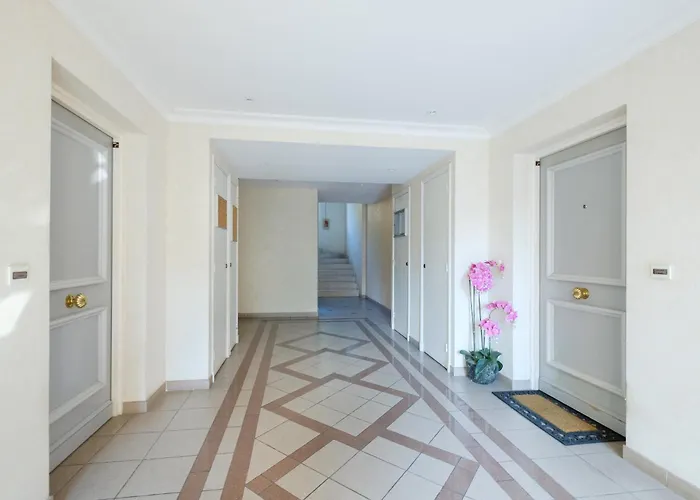 Vaugrenier Presidences * 卢贝新城